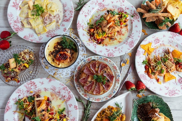 Zestaw potraw z różnych kuchni